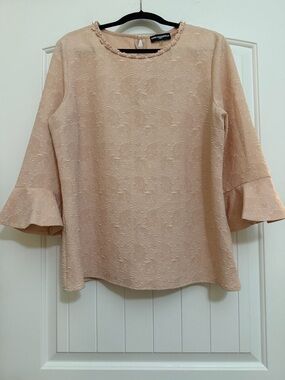 Karl Lagerfeld Blush Pink Textured Bell-Sleeve Top w/embroidered flowers XL
